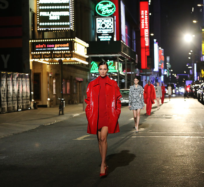 DESFILE DE MODA DE MICHAEL KORS EN TIMES SQUARE